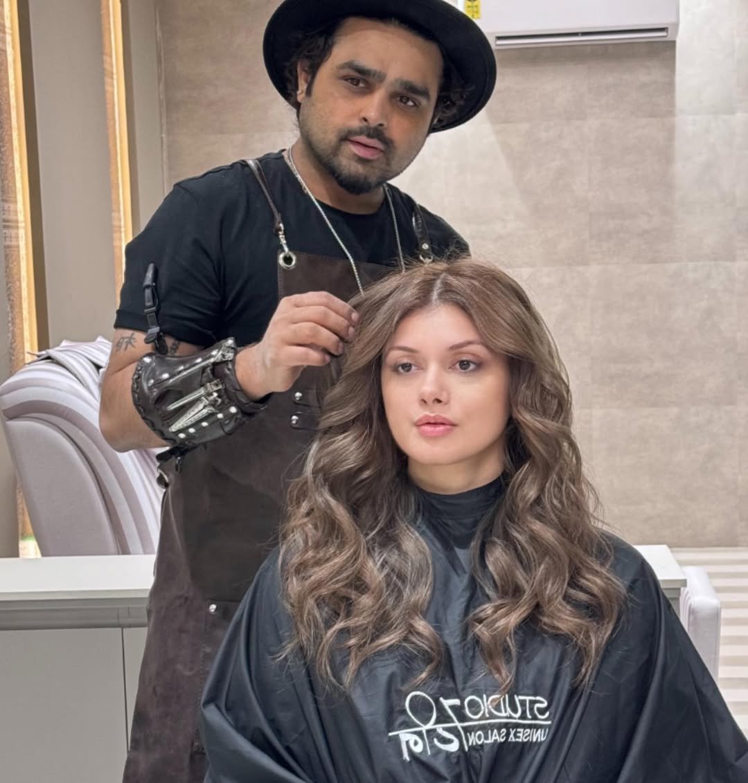 Women haircut and blowout at luxury salon DLF Phase 1 Gurgaon